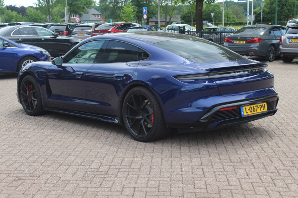 Porsche Taycan 4S Performance 84 kWh / Panoramadak / Camera / Passengerdisplay / 20'' / Luchtvering / Sportdesign / Sportchrono / Keyless / Stuurverwarming / Bose / ACC / Dodehoek / Stoelverwarming / Warmtepomp