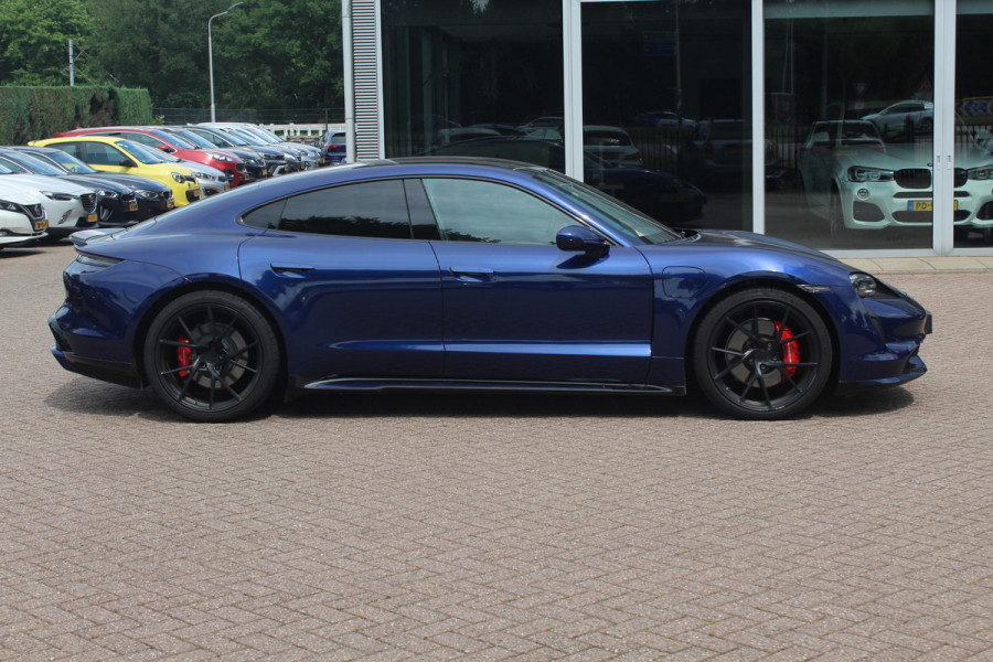 Porsche Taycan 4S Performance 84 kWh / Panoramadak / Camera / Passengerdisplay / 20'' / Luchtvering / Sportdesign / Sportchrono / Keyless / Stuurverwarming / Bose / ACC / Dodehoek / Stoelverwarming / Warmtepomp