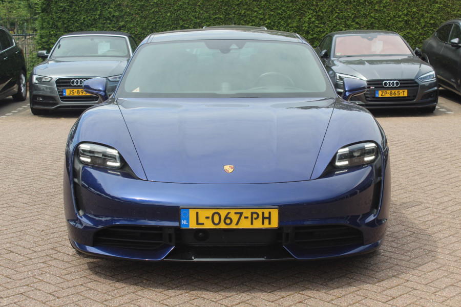 Porsche Taycan 4S Performance 84 kWh / Panoramadak / Camera / Passengerdisplay / 20'' / Luchtvering / Sportdesign / Sportchrono / Keyless / Stuurverwarming / Bose / ACC / Dodehoek / Stoelverwarming / Warmtepomp