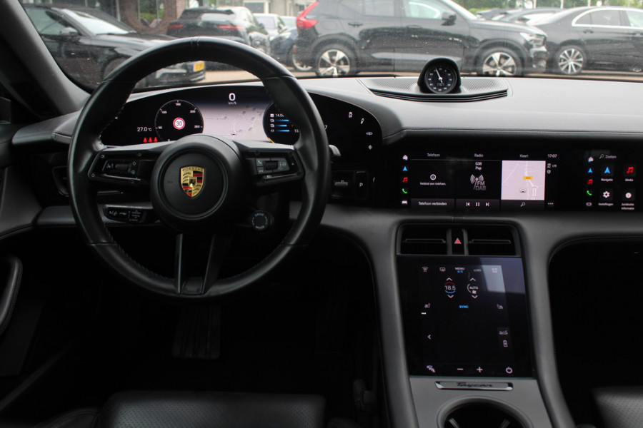 Porsche Taycan 4S Performance 84 kWh / Panoramadak / Camera / Passengerdisplay / 20'' / Luchtvering / Sportdesign / Sportchrono / Keyless / Stuurverwarming / Bose / ACC / Dodehoek / Stoelverwarming / Warmtepomp