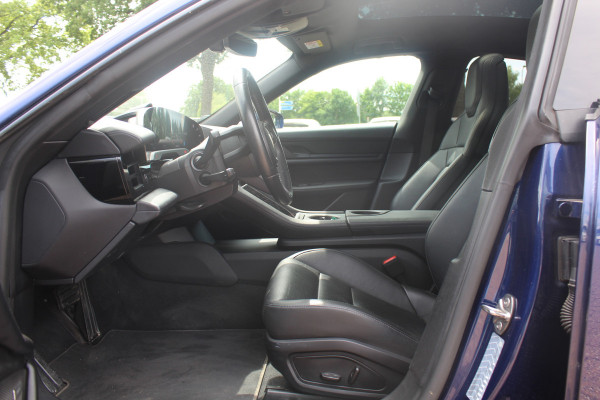 Porsche Taycan 4S Performance 84 kWh / Panoramadak / Camera / Passengerdisplay / 20'' / Luchtvering / Sportdesign / Sportchrono / Keyless / Stuurverwarming / Bose / ACC / Dodehoek / Stoelverwarming / Warmtepomp