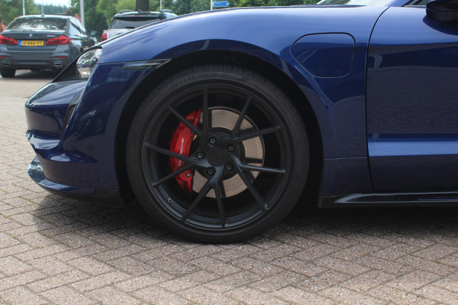 Porsche Taycan 4S Performance 84 kWh / Panoramadak / Camera / Passengerdisplay / 20'' / Luchtvering / Sportdesign / Sportchrono / Keyless / Stuurverwarming / Bose / ACC / Dodehoek / Stoelverwarming / Warmtepomp