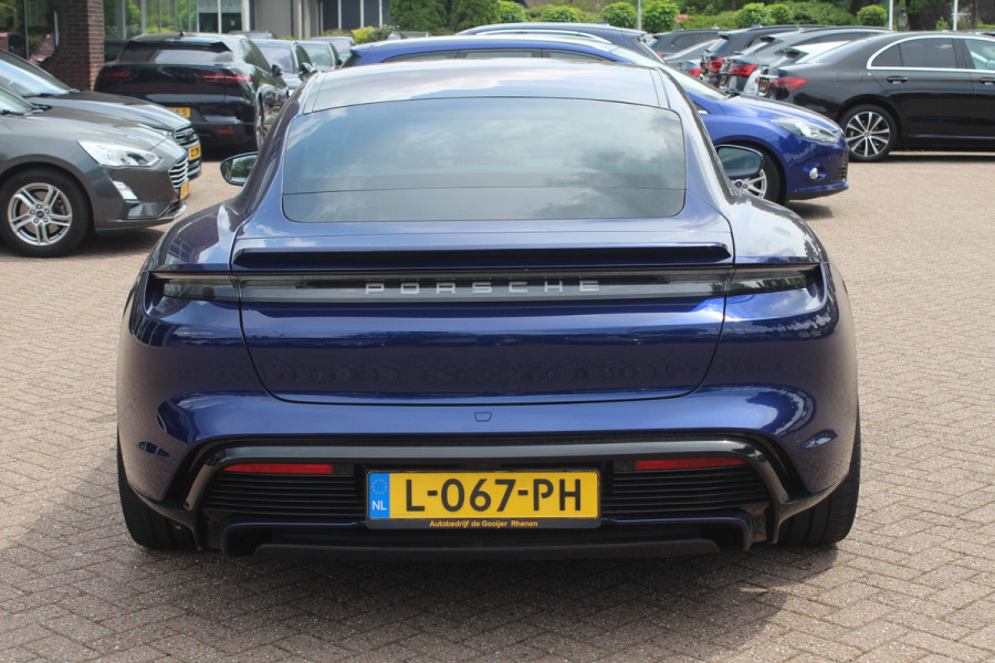 Porsche Taycan 4S Performance 84 kWh / Panoramadak / Camera / Passengerdisplay / 20'' / Luchtvering / Sportdesign / Sportchrono / Keyless / Stuurverwarming / Bose / ACC / Dodehoek / Stoelverwarming / Warmtepomp