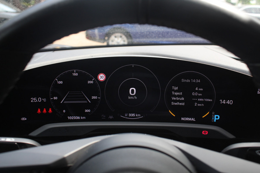 Porsche Taycan 4S Performance 84 kWh / Panoramadak / Camera / Passengerdisplay / 20'' / Luchtvering / Sportdesign / Sportchrono / Keyless / Stuurverwarming / Bose / ACC / Dodehoek / Stoelverwarming / Warmtepomp