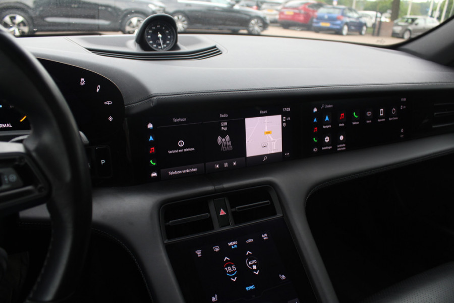 Porsche Taycan 4S Performance 84 kWh / Panoramadak / Camera / Passengerdisplay / 20'' / Luchtvering / Sportdesign / Sportchrono / Keyless / Stuurverwarming / Bose / ACC / Dodehoek / Stoelverwarming / Warmtepomp