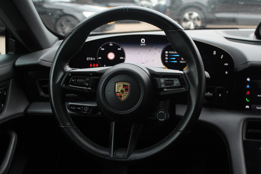 Porsche Taycan 4S Performance 84 kWh / Panoramadak / Camera / Passengerdisplay / 20'' / Luchtvering / Sportdesign / Sportchrono / Keyless / Stuurverwarming / Bose / ACC / Dodehoek / Stoelverwarming / Warmtepomp