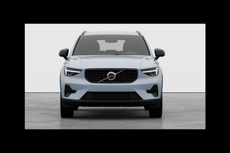 Volvo XC40 B4 211PK Automaat Plus Dark / Extra getint glas achter / Climate pack / Connect Nubuck bekleding