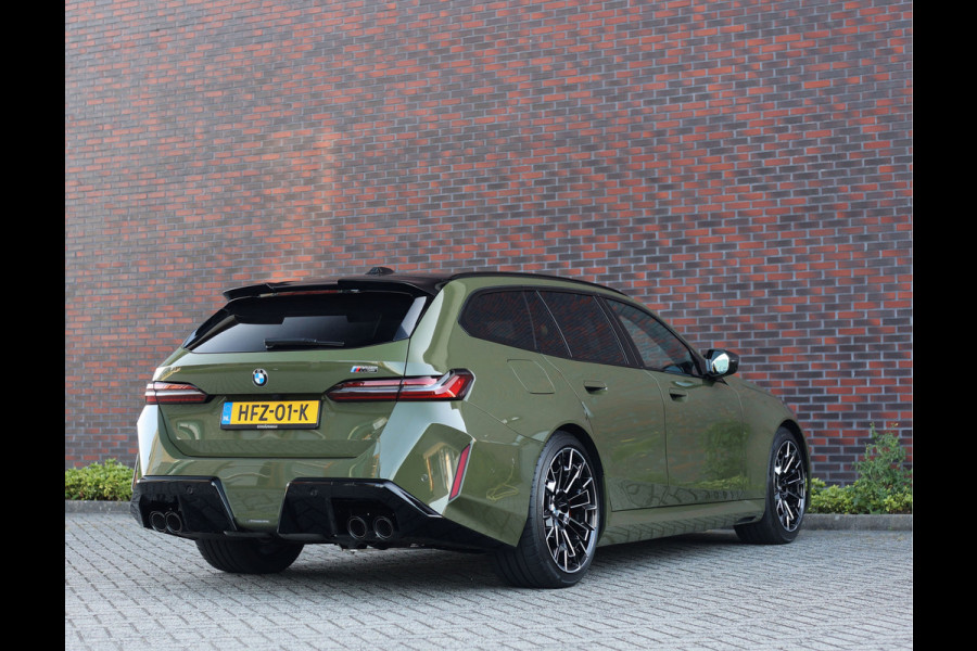 BMW 5 Serie Touring M5 | Direct leverbaar - Urban Green - Drivers Pack