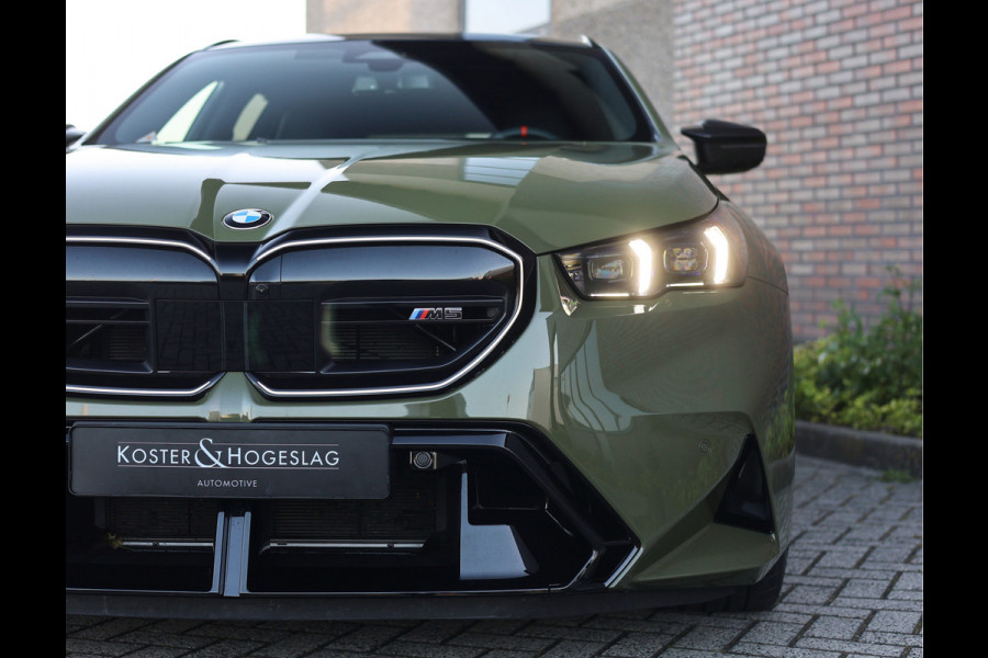 BMW 5 Serie Touring M5 | Direct leverbaar - Urban Green - Drivers Pack