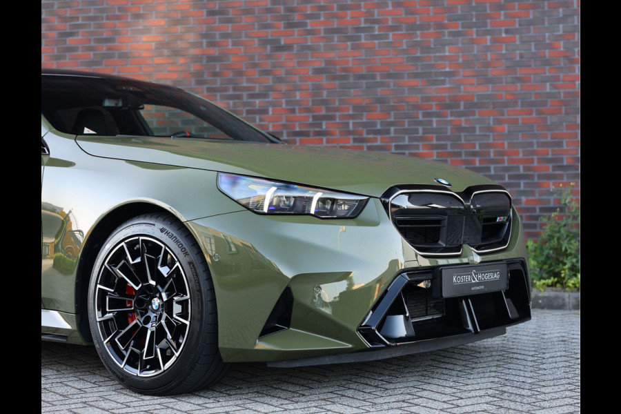 BMW 5 Serie Touring M5 | Direct leverbaar - Urban Green - Drivers Pack