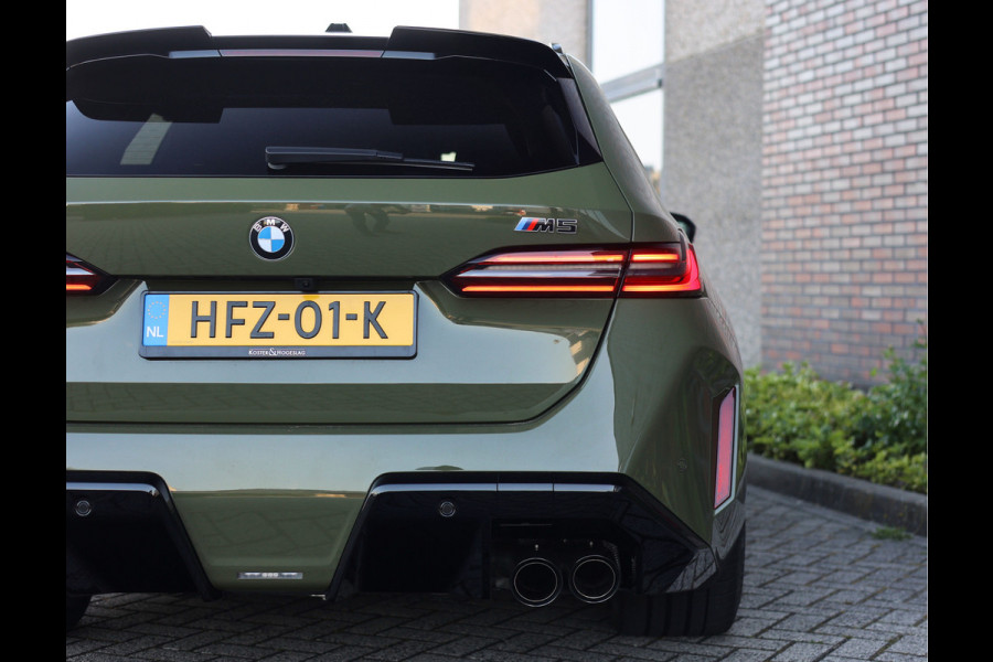 BMW 5 Serie Touring M5 | Direct leverbaar - Urban Green - Drivers Pack