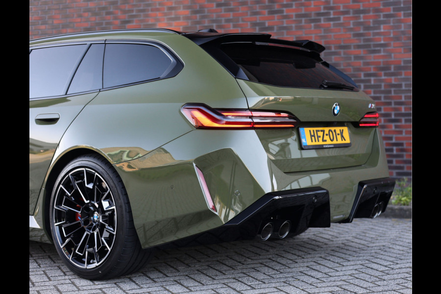 BMW 5 Serie Touring M5 | Direct leverbaar - Urban Green - Drivers Pack