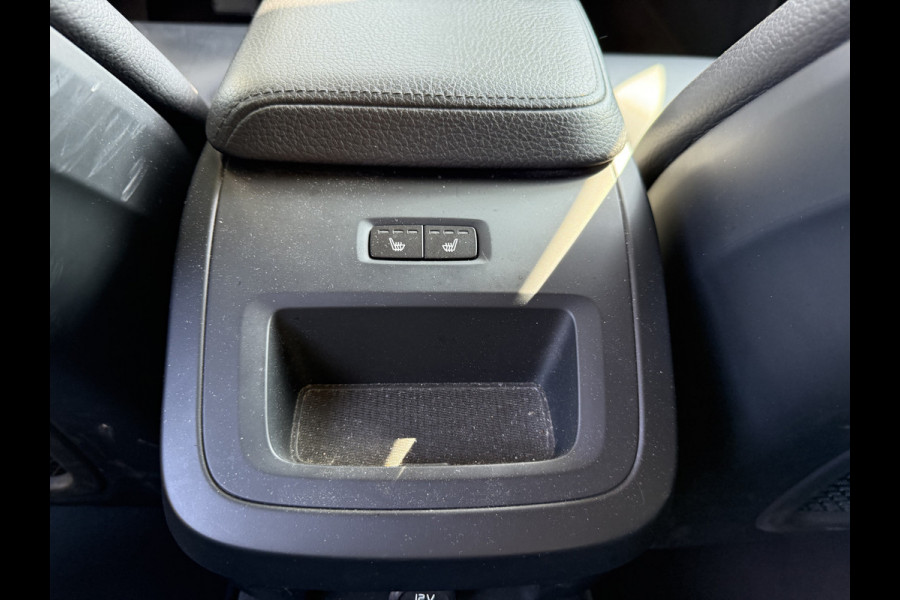 Volvo V60 2.0 T5 Momentum Geartr. (250pk) ** Intellisafe Surround ** Trekhaak ** Leer