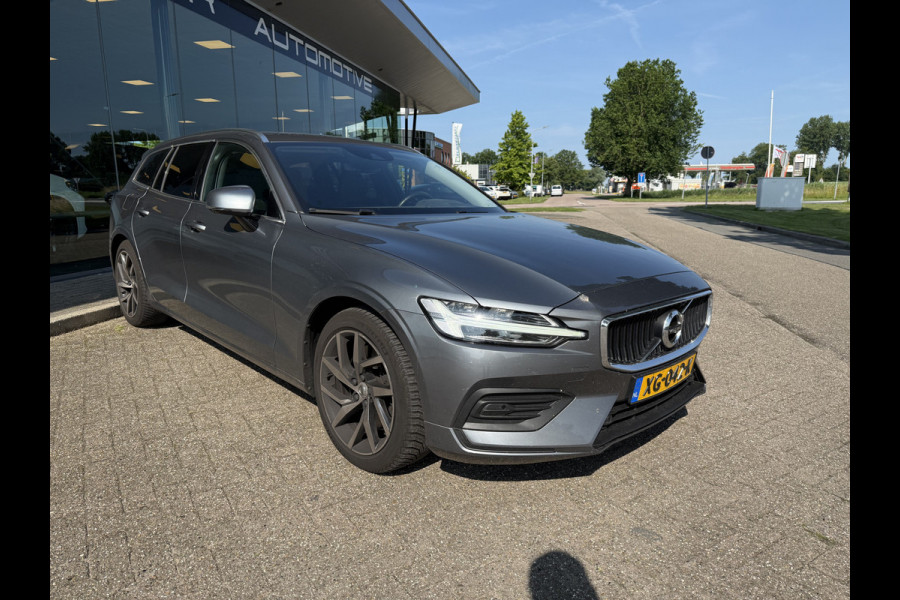 Volvo V60 2.0 T5 Momentum Geartr. (250pk) ** Intellisafe Surround ** Trekhaak ** Leer