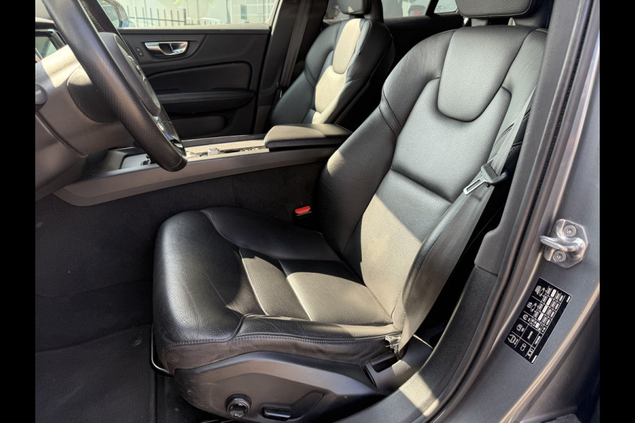 Volvo V60 2.0 T5 Momentum Geartr. (250pk) ** Intellisafe Surround ** Trekhaak ** Leer