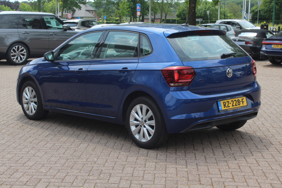 Volkswagen Polo 1.0 TSI Highline Automaat 6.712 km! / NIEUWSTAAT! / Camera / Virtual Cockpit / Navigatie / Apple CarPlay / 16'' / Climate Control / Parkeerhulp V+A / ACC