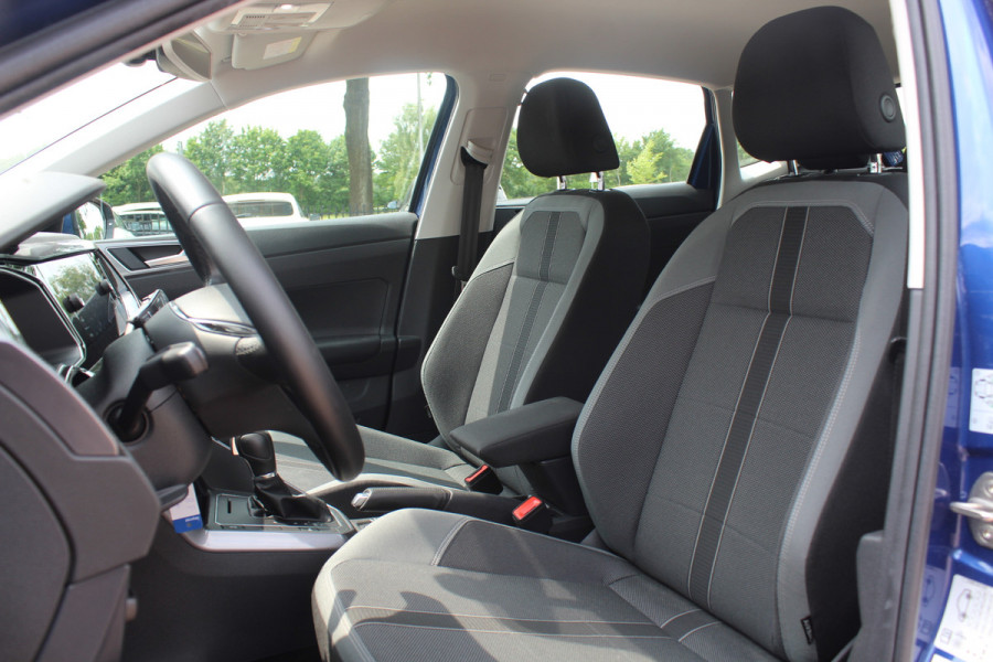 Volkswagen Polo 1.0 TSI Highline Automaat 6.712 km! / NIEUWSTAAT! / Camera / Virtual Cockpit / Navigatie / Apple CarPlay / 16'' / Climate Control / Parkeerhulp V+A / ACC