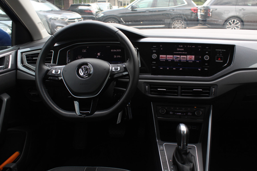Volkswagen Polo 1.0 TSI Highline Automaat 6.712 km! / NIEUWSTAAT! / Camera / Virtual Cockpit / Navigatie / Apple CarPlay / 16'' / Climate Control / Parkeerhulp V+A / ACC