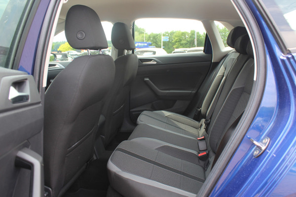 Volkswagen Polo 1.0 TSI Highline Automaat 6.712 km! / NIEUWSTAAT! / Camera / Virtual Cockpit / Navigatie / Apple CarPlay / 16'' / Climate Control / Parkeerhulp V+A / ACC