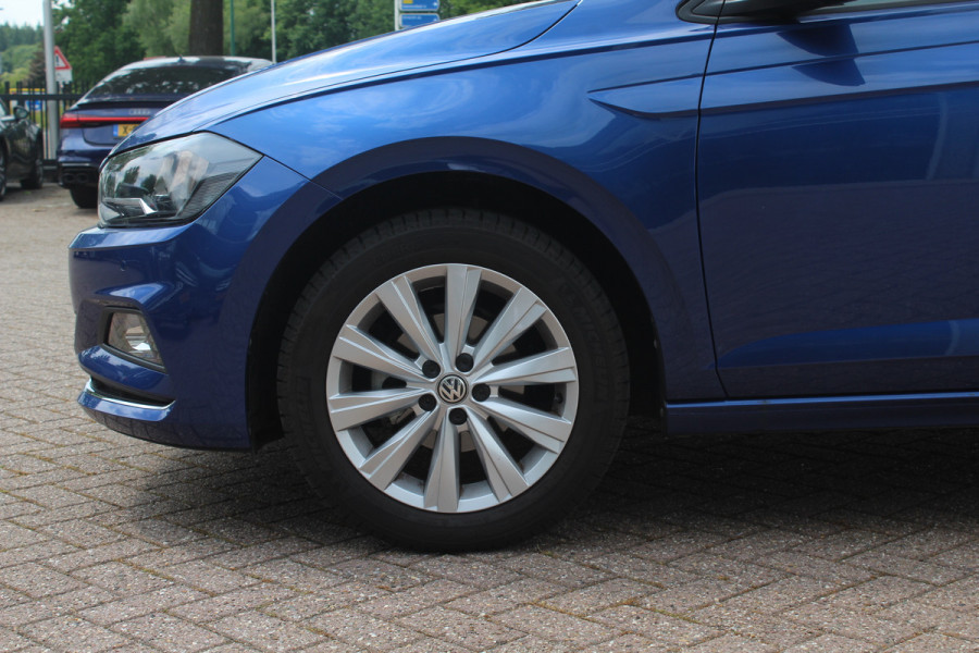 Volkswagen Polo 1.0 TSI Highline Automaat 6.712 km! / NIEUWSTAAT! / Camera / Virtual Cockpit / Navigatie / Apple CarPlay / 16'' / Climate Control / Parkeerhulp V+A / ACC