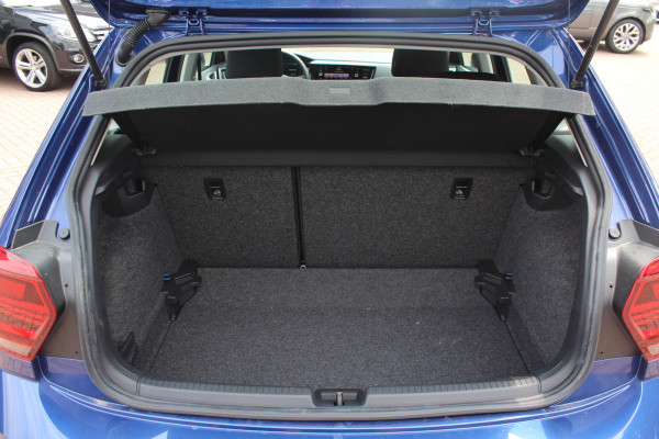 Volkswagen Polo 1.0 TSI Highline Automaat 6.712 km! / NIEUWSTAAT! / Camera / Virtual Cockpit / Navigatie / Apple CarPlay / 16'' / Climate Control / Parkeerhulp V+A / ACC