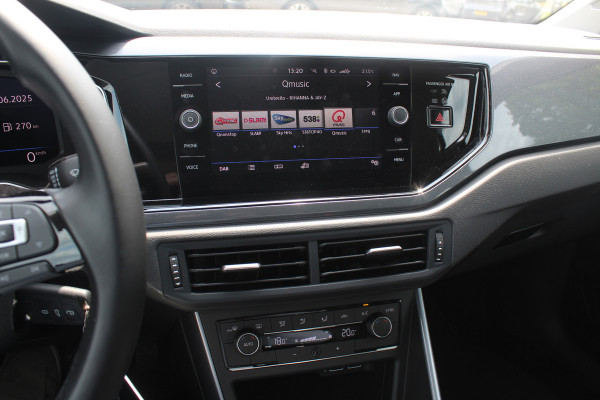Volkswagen Polo 1.0 TSI Highline Automaat 6.712 km! / NIEUWSTAAT! / Camera / Virtual Cockpit / Navigatie / Apple CarPlay / 16'' / Climate Control / Parkeerhulp V+A / ACC