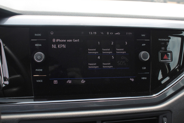 Volkswagen Polo 1.0 TSI Highline Automaat 6.712 km! / NIEUWSTAAT! / Camera / Virtual Cockpit / Navigatie / Apple CarPlay / 16'' / Climate Control / Parkeerhulp V+A / ACC