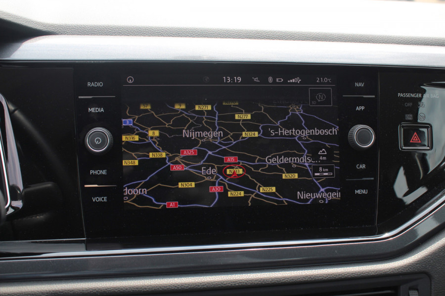 Volkswagen Polo 1.0 TSI Highline Automaat 6.712 km! / NIEUWSTAAT! / Camera / Virtual Cockpit / Navigatie / Apple CarPlay / 16'' / Climate Control / Parkeerhulp V+A / ACC