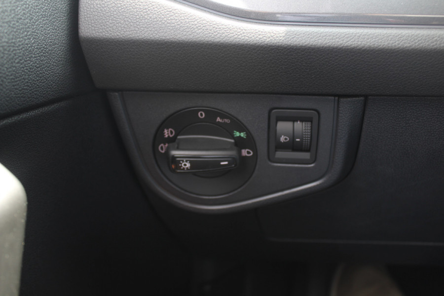 Volkswagen Polo 1.0 TSI Highline Automaat 6.712 km! / NIEUWSTAAT! / Camera / Virtual Cockpit / Navigatie / Apple CarPlay / 16'' / Climate Control / Parkeerhulp V+A / ACC