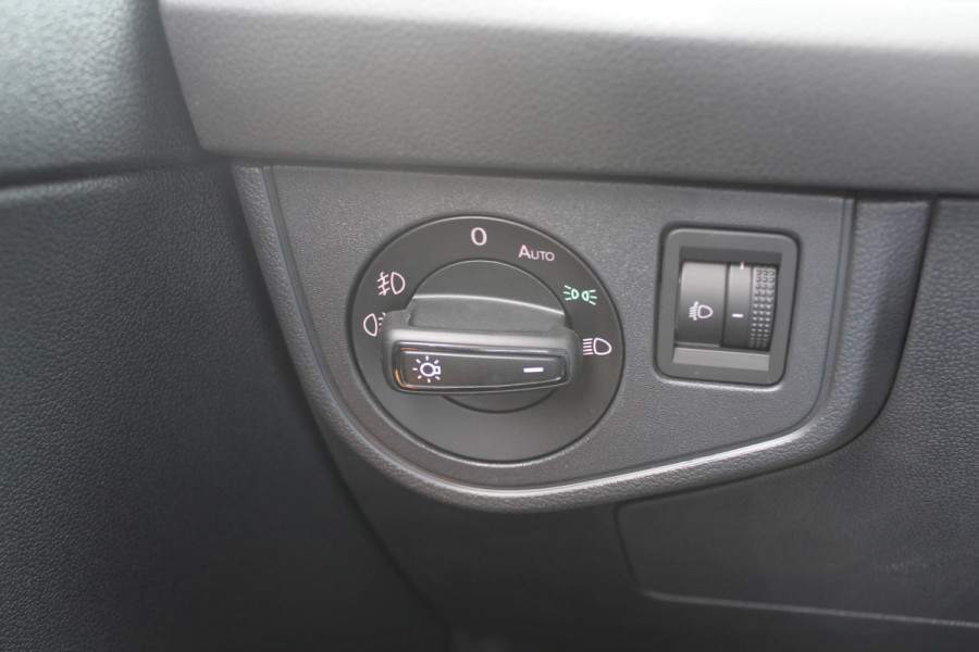 Volkswagen Polo 1.0 TSI Highline Automaat 6.712 km! / NIEUWSTAAT! / Camera / Virtual Cockpit / Navigatie / Apple CarPlay / 16'' / Climate Control / Parkeerhulp V+A / ACC