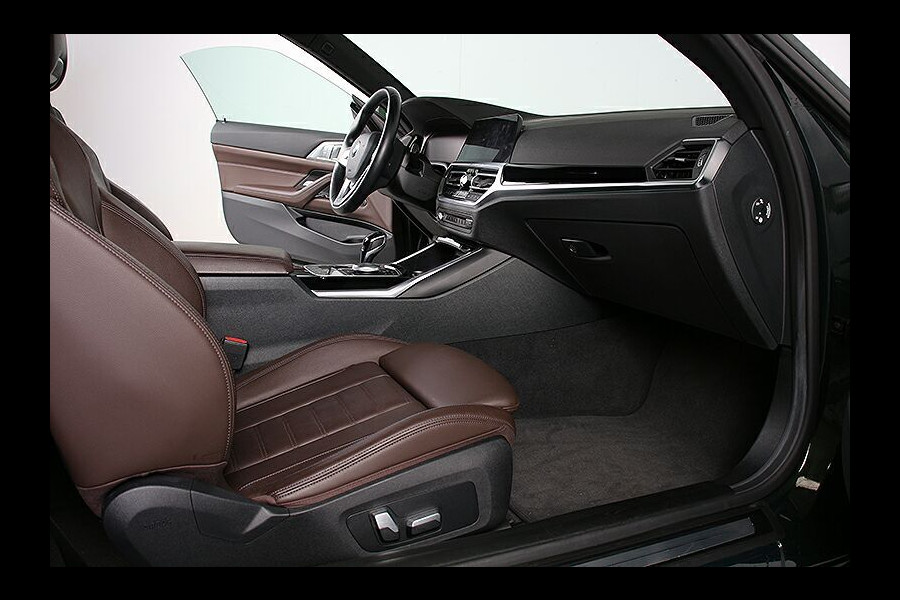 BMW 4 Serie Cabrio 430iA ** LASER, NAVI+, BRUIN LEDER, NEKVERW, 18-inch LMV, VERW. STUUR ** 1e EIG - UNFALLFREI ** ** INFORMEER OOK NAAR ONZE AANTREKKELIJKE FINANCIAL-LEASE TARIEVEN **
