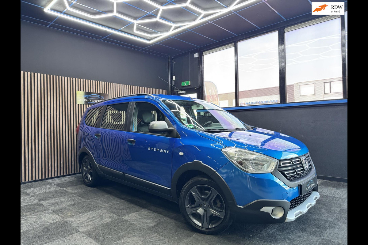 Dacia Lodgy 1.2 TCe Série Limitée Stepway 5p 1e Eig navi Cruise pdc 90000km!! nieuwstaat Dacia Lodgy 1.2 TCe Série Limitée Stepway 5p 1e Eig navi Cruise pdc 90000km!! nieuwstaat