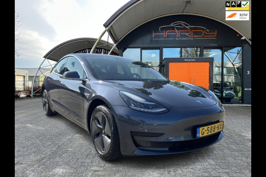 Tesla Model 3 Standard RWD Plus 60 kWh 87% SOH Trekhaak (1.000kg) 1e Eigenaar Rijklaarprijs!