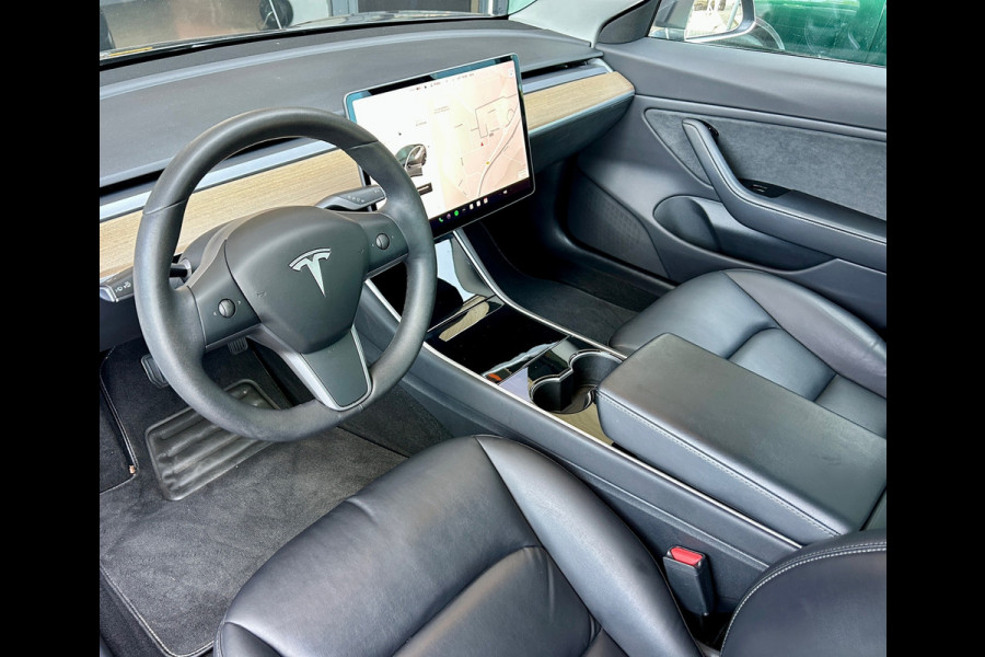 Tesla Model 3 Standard RWD Plus 60 kWh 87% SOH Trekhaak (1.000kg) 1e Eigenaar Rijklaarprijs!