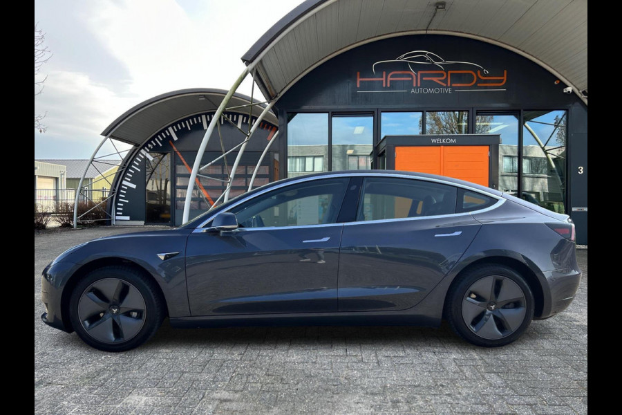 Tesla Model 3 Standard RWD Plus 60 kWh 87% SOH Trekhaak (1.000kg) 1e Eigenaar Rijklaarprijs!