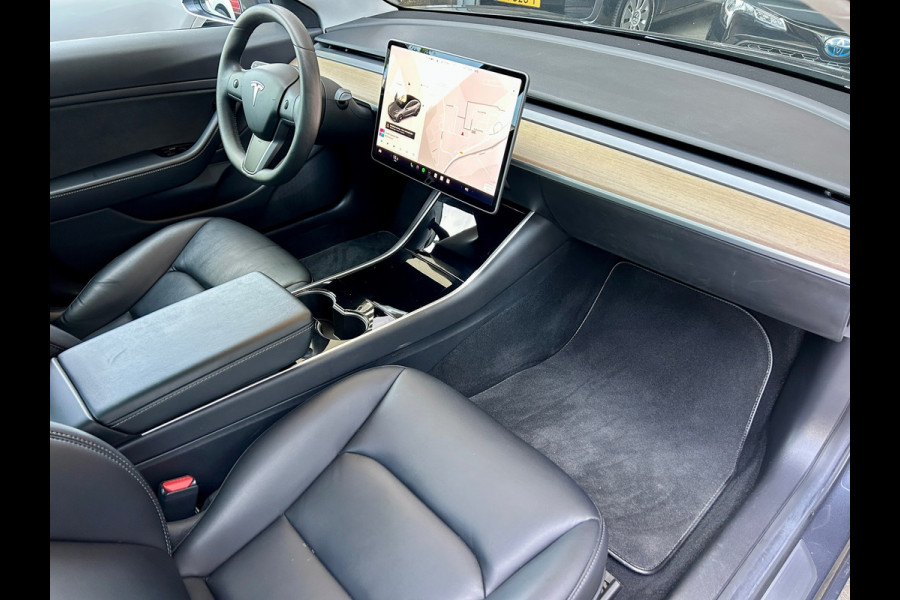 Tesla Model 3 Standard RWD Plus 60 kWh 87% SOH Trekhaak (1.000kg) 1e Eigenaar Rijklaarprijs!