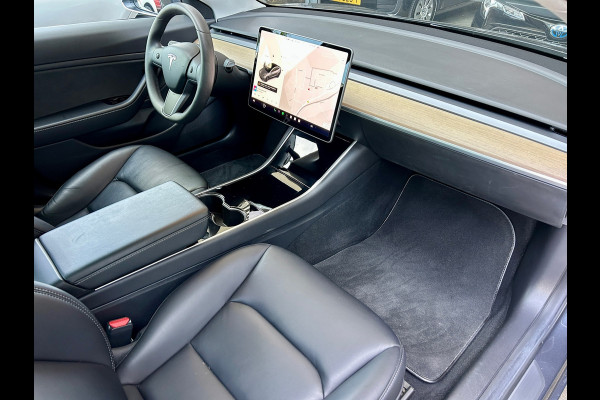 Tesla Model 3 Standard RWD Plus 60 kWh 87% SOH Trekhaak (1.000kg) 1e Eigenaar Rijklaarprijs!