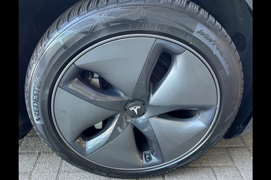Tesla Model 3 Standard RWD Plus 60 kWh 87% SOH Trekhaak (1.000kg) 1e Eigenaar Rijklaarprijs!