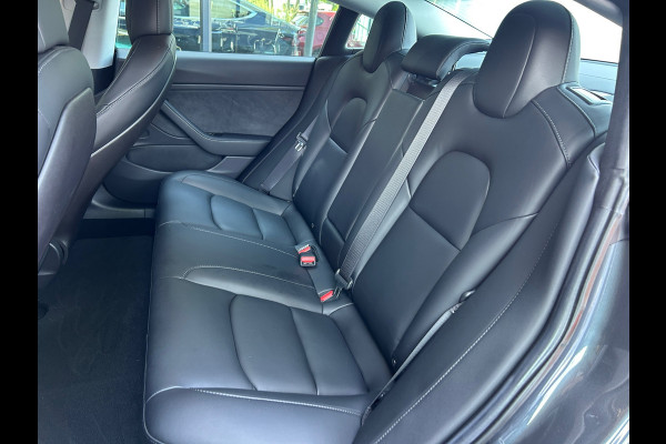 Tesla Model 3 Standard RWD Plus 60 kWh 87% SOH Trekhaak (1.000kg) 1e Eigenaar Rijklaarprijs!