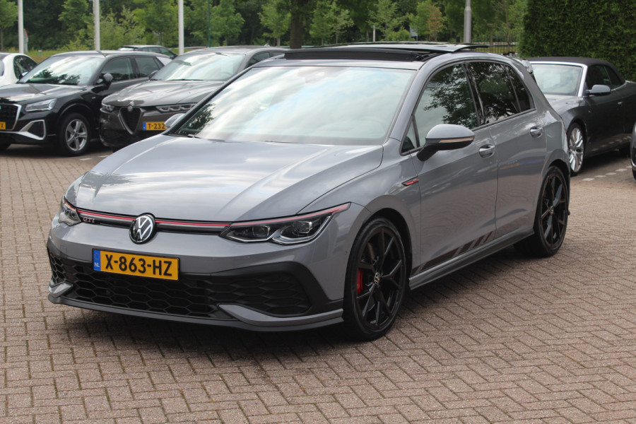 Volkswagen Golf 2.0 TSI GTI Clubsport / Panoramadak / Camera / Head-up / 19'' / IQ Lights / Keyless / Dodehoek / DAB / Stoelverwarming / ACC