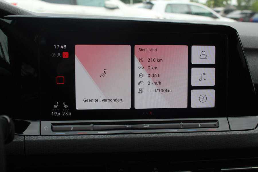 Volkswagen Golf 2.0 TSI GTI Clubsport / Panoramadak / Camera / Head-up / 19'' / IQ Lights / Keyless / Dodehoek / DAB / Stoelverwarming / ACC