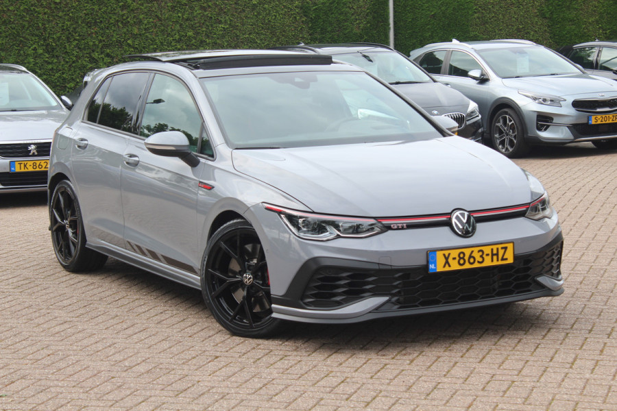 Volkswagen Golf 2.0 TSI GTI Clubsport / Panoramadak / Camera / Head-up / 19'' / IQ Lights / Keyless / Dodehoek / DAB / Stoelverwarming / ACC