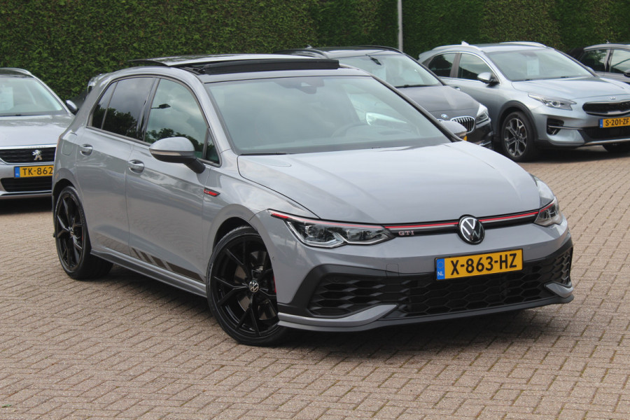 Volkswagen Golf 2.0 TSI GTI Clubsport / Panoramadak / Camera / Head-up / 19'' / IQ Lights / Keyless / Dodehoek / DAB / Stoelverwarming / ACC
