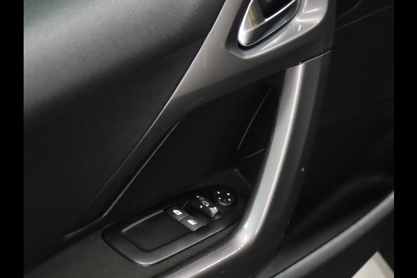 Peugeot 2008 1.2 PureTech Allure [NAVIGATIE, APPLE CARPLAY, ANDROID, CLIMATE CONTROL, PARKEERSENSOR, CRUISE CONTROL, NIEUWSTAAT]