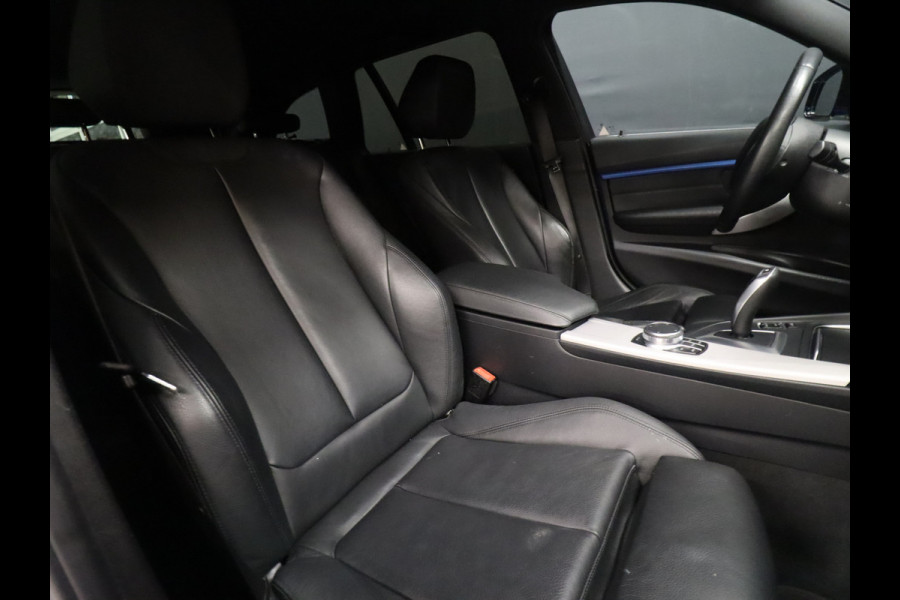 BMW 3 Serie Touring 320i Corporate Lease High Executive M Sport [APPLE CARPLAY, VOL LEDER, GROOT NAVI, STOELVERWARMING, CRUISE, NIEUWSTAAT]