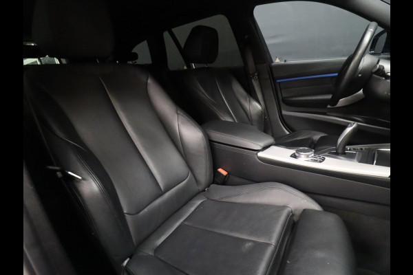 BMW 3 Serie Touring 320i Corporate Lease High Executive M Sport [APPLE CARPLAY, VOL LEDER, GROOT NAVI, STOELVERWARMING, CRUISE, NIEUWSTAAT]