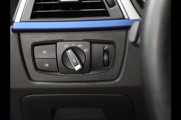 BMW 3 Serie Touring 320i Corporate Lease High Executive M Sport [APPLE CARPLAY, VOL LEDER, GROOT NAVI, STOELVERWARMING, CRUISE, NIEUWSTAAT]