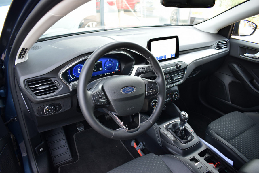 Ford Focus 1.0 EcoBoost Titanium X Business | CarPlay | Stuur- en Stoelverw. | Half Leer