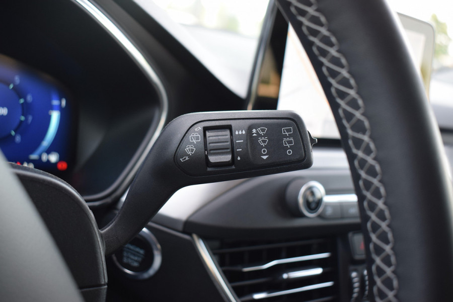 Ford Focus 1.0 EcoBoost Titanium X Business | CarPlay | Stuur- en Stoelverw. | Half Leer
