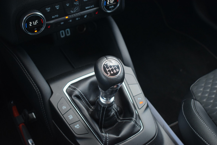 Ford Focus 1.0 EcoBoost Titanium X Business | CarPlay | Stuur- en Stoelverw. | Half Leer